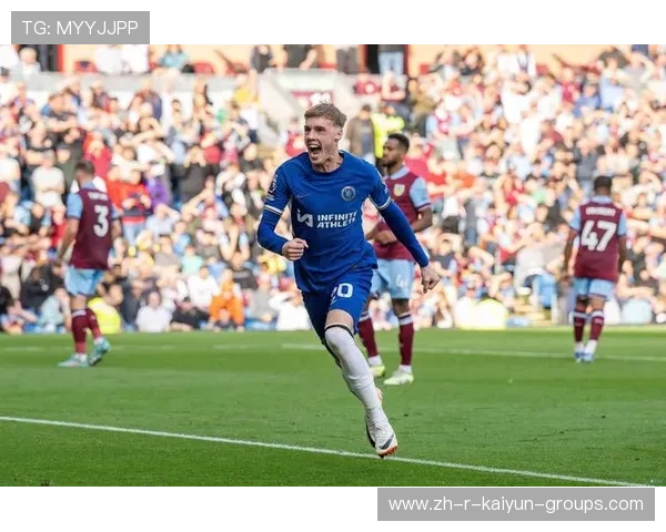 切尔西两翼齐飞，帕尔默接回敲精准射门
